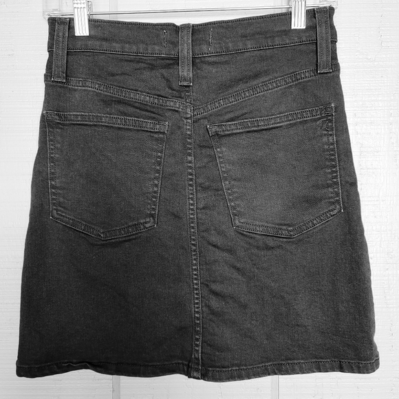 Madewell Black Denim Button-Down Mini Skirt. Size 24 (US XXS) - Picture 2 of 6